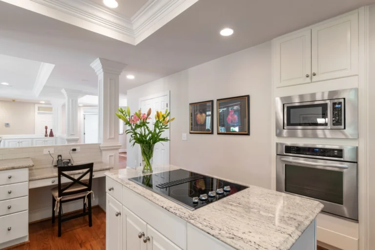 Single vs. Double Kitchen Islands: A Boca Raton Homeowner’s Guide for Better Space